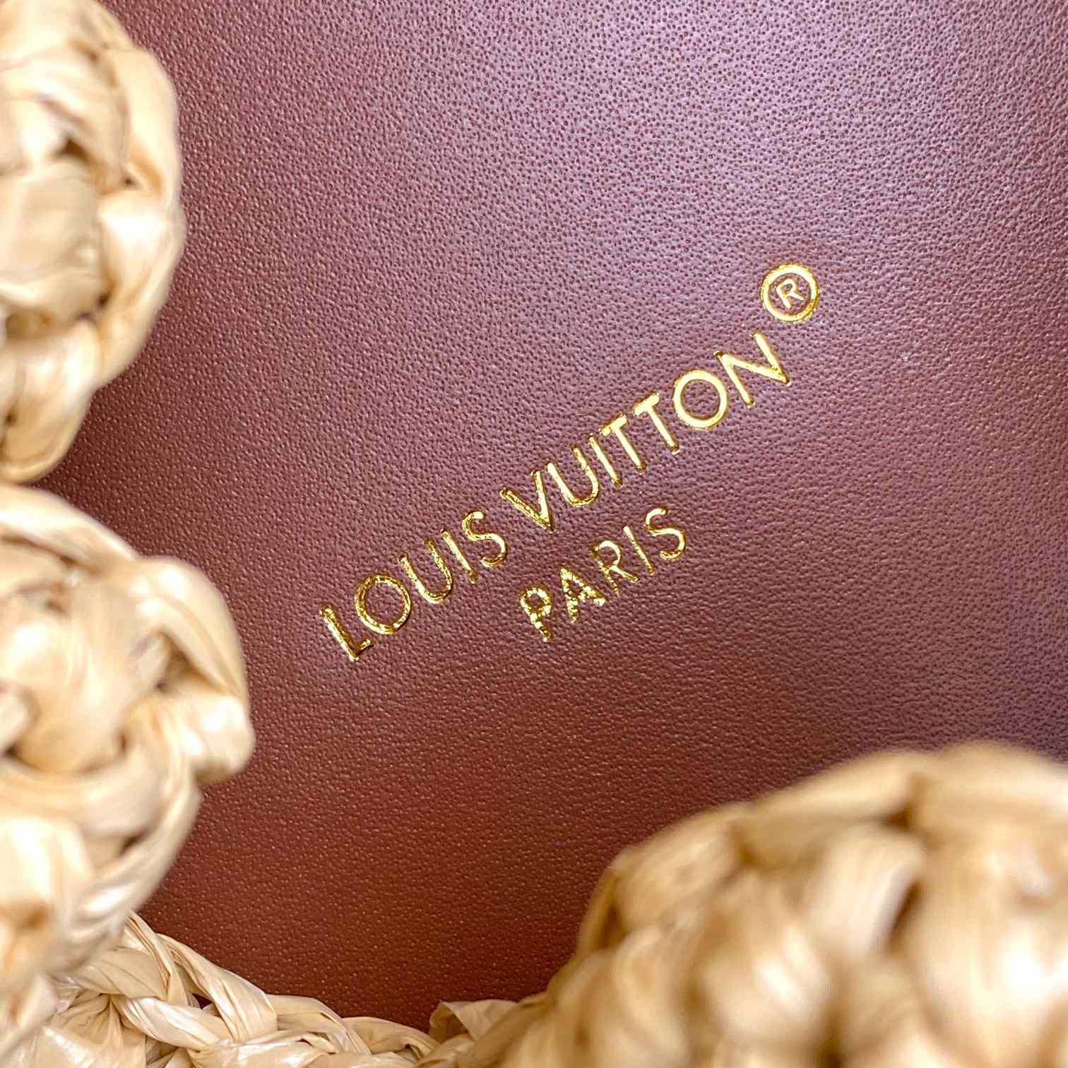 Louis Vuitton Noé BB  M24722 - FashionPlug