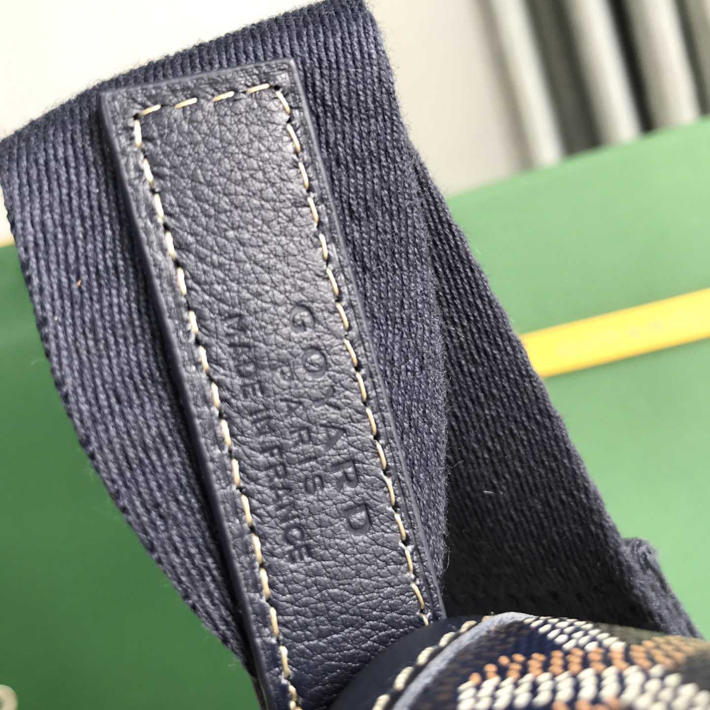 Goyard Messenger Bag - FashionPlug