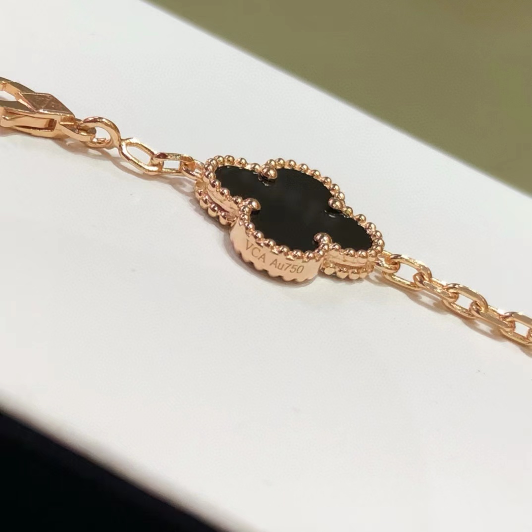 Van Cleef & Arpels Bracelet - FashionPlug
