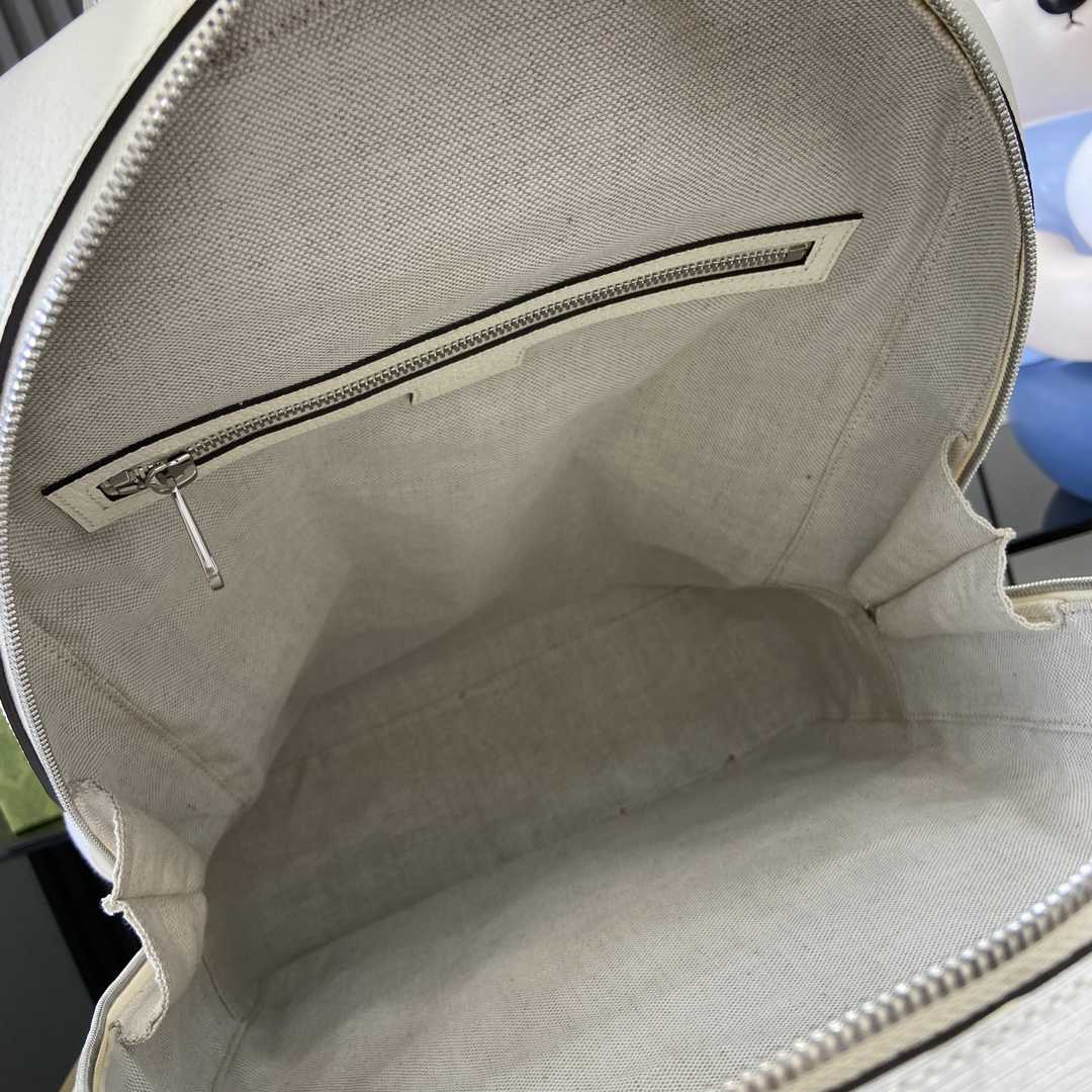 Gucci Medium GG Backpack With Tag - FashionPlug