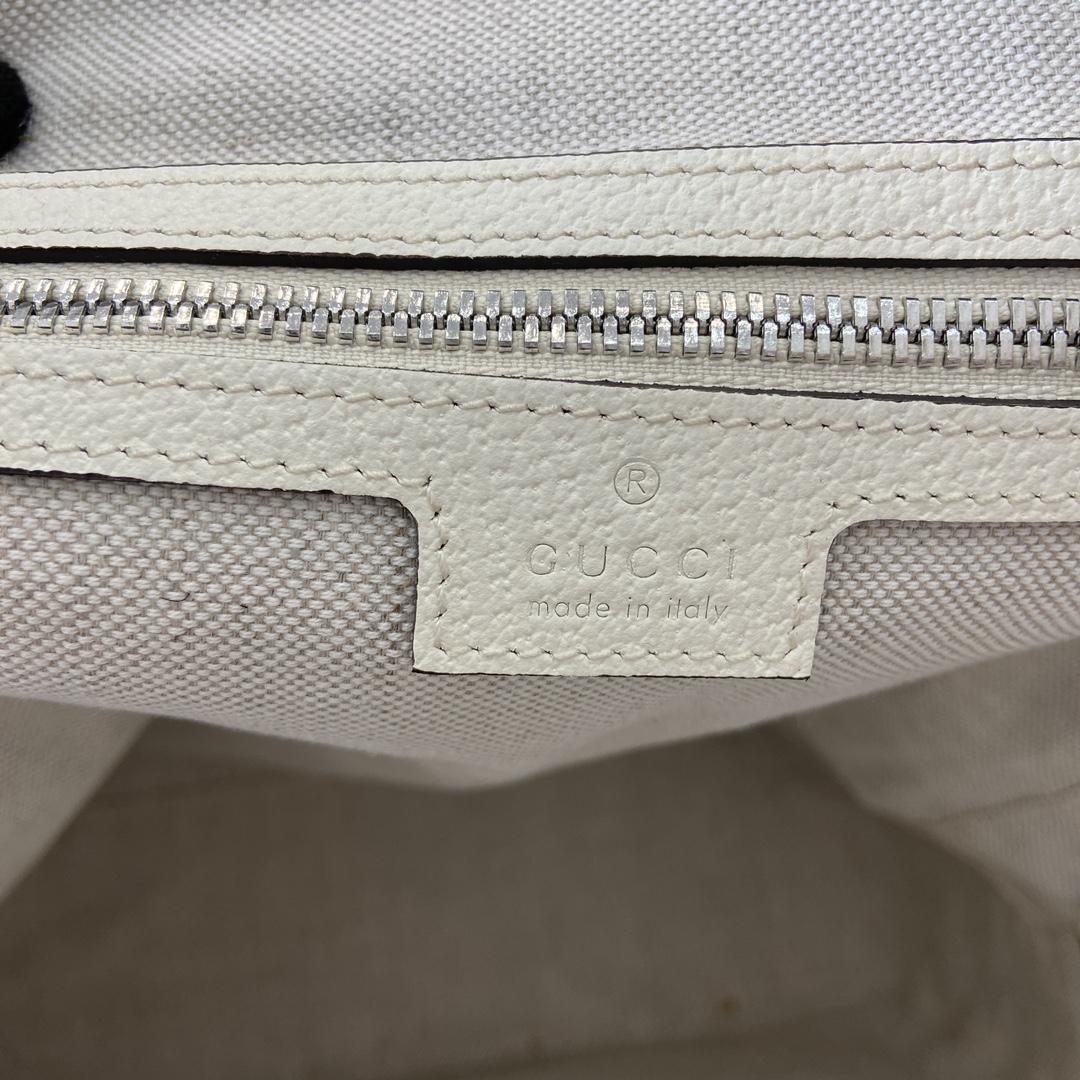 Gucci Medium GG Backpack With Tag - FashionPlug