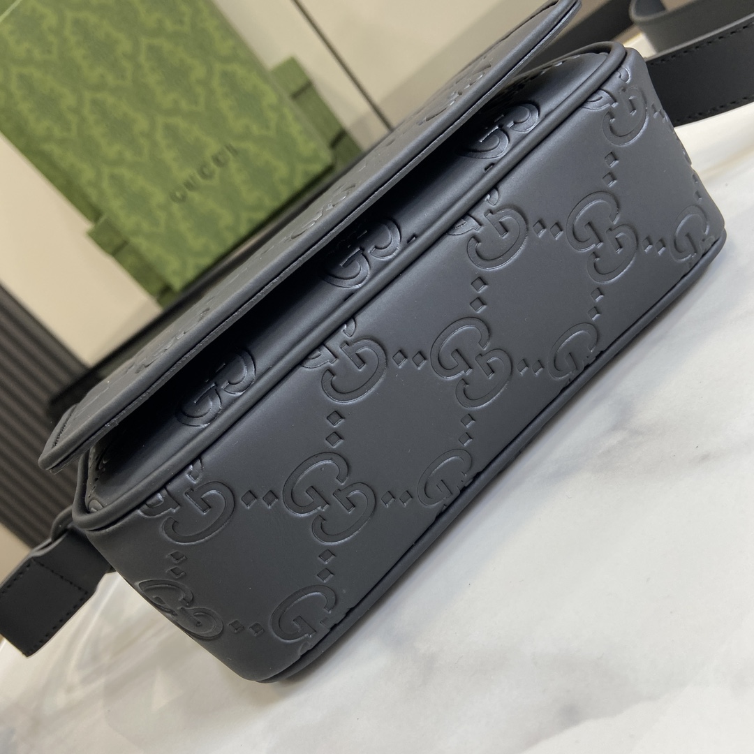 Gucci GG Rubber-effect Super Mini Bag - FashionPlug