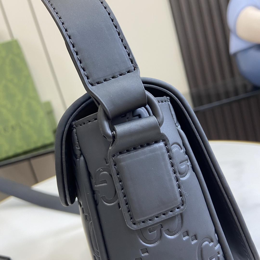 Gucci GG Rubber-effect Super Mini Bag - FashionPlug