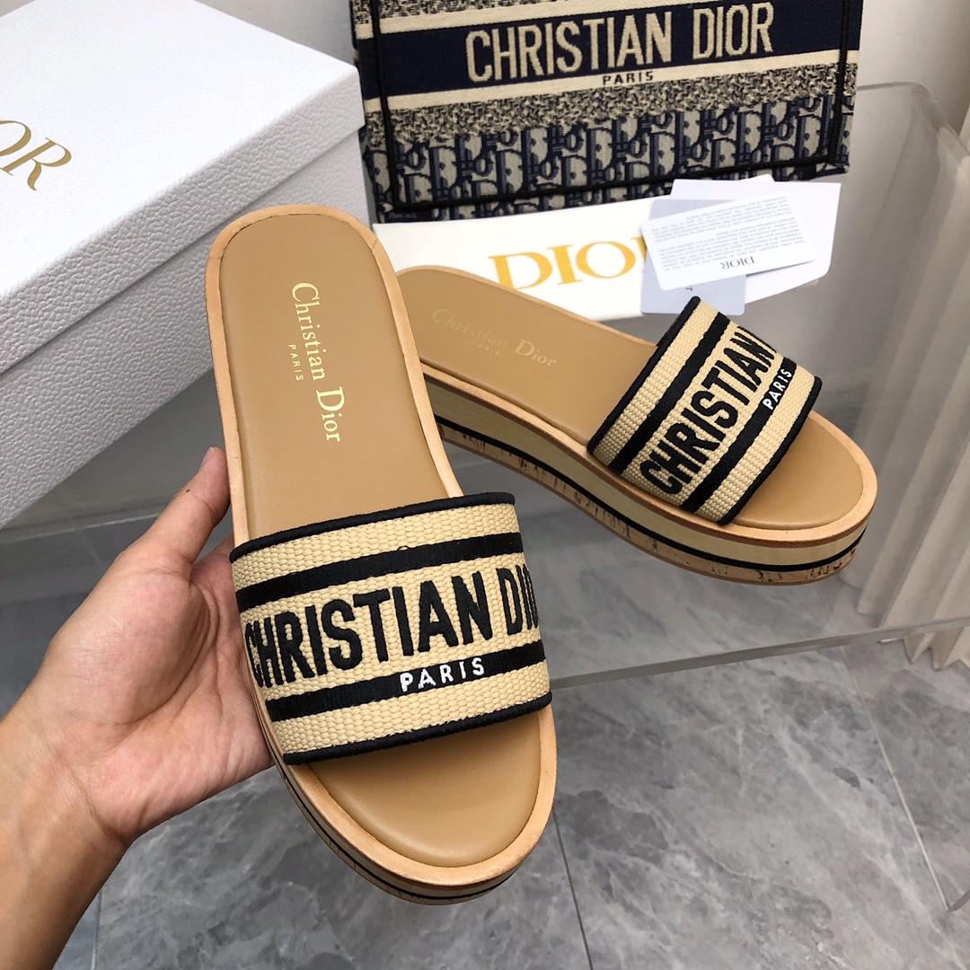 Dior Dioriviera Dway Platform Slide - FashionPlug