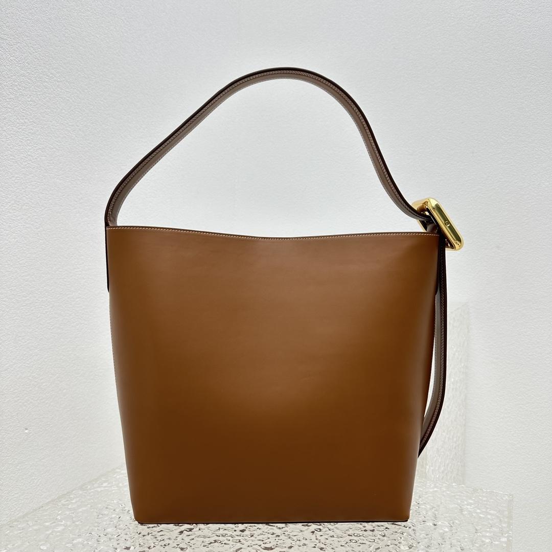 Jacquemus Le Regalo Leather Bucket Bag (30x33x14cm) - FashionPlug
