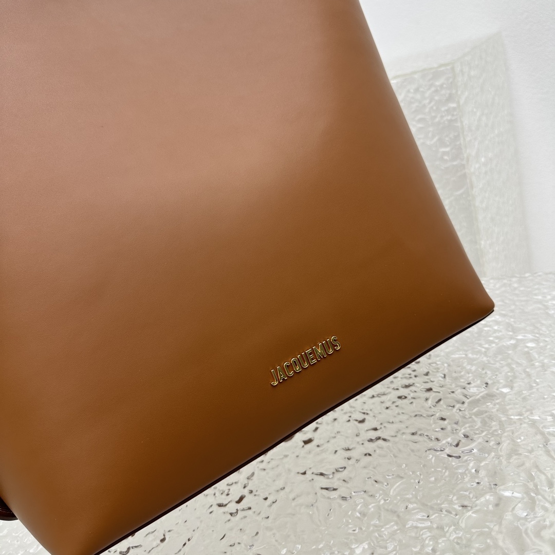Jacquemus Le Regalo Leather Bucket Bag (30x33x14cm) - FashionPlug