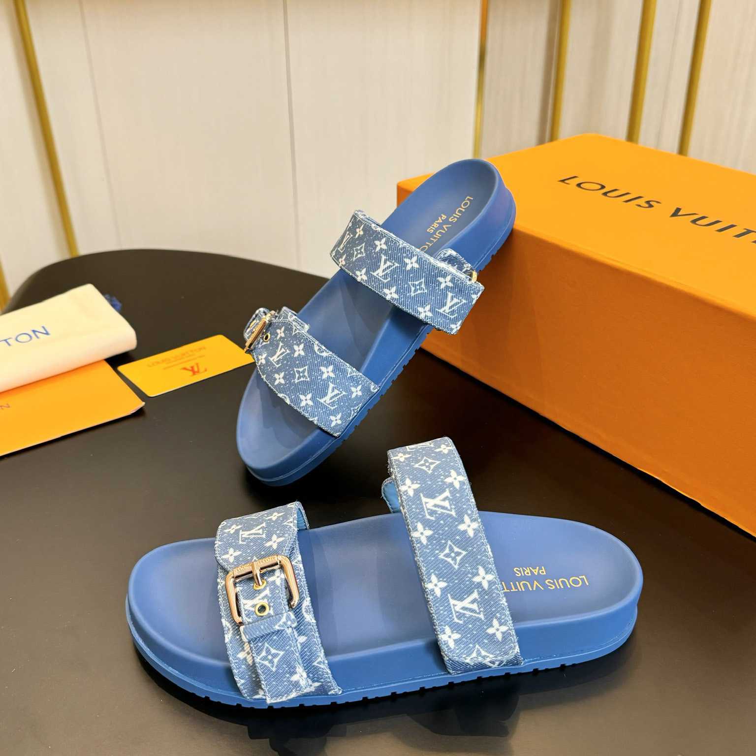 Louis Vuitton Bom Dia Flat Comfort Mule  1AD1BI - FashionPlug