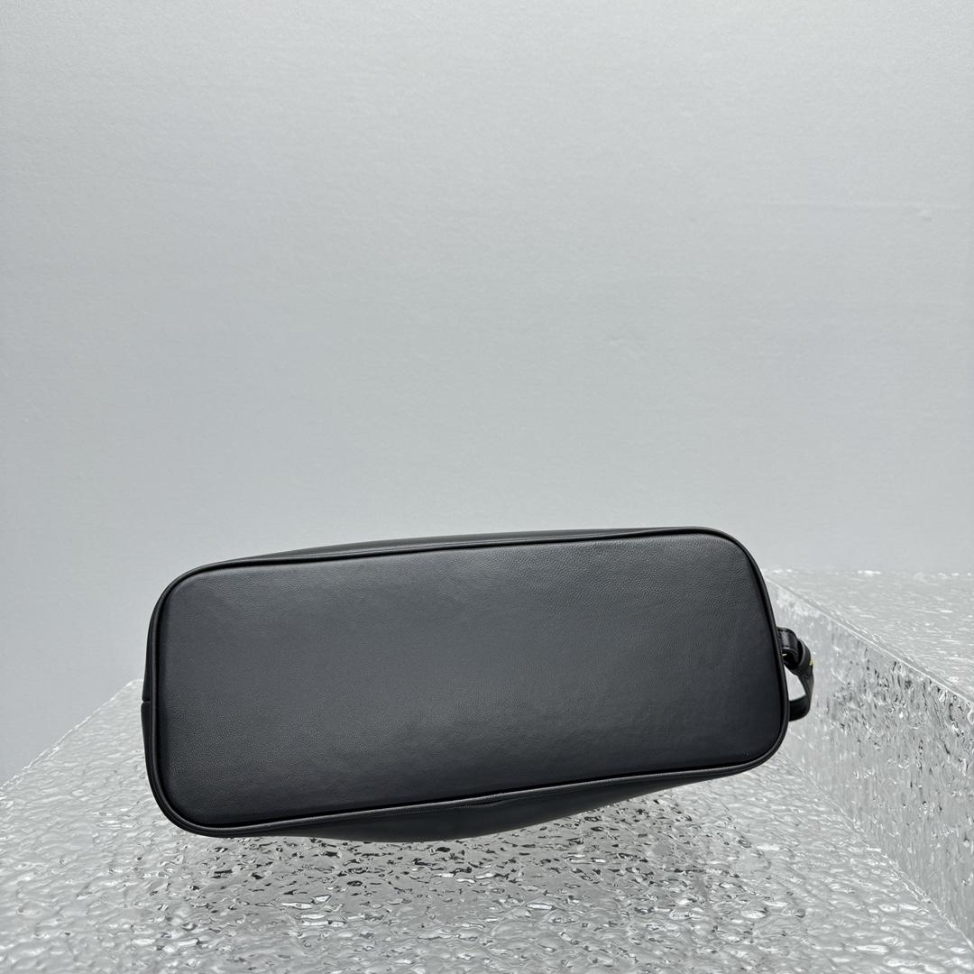 Jacquemus Le Calino Ring Handbag - FashionPlug