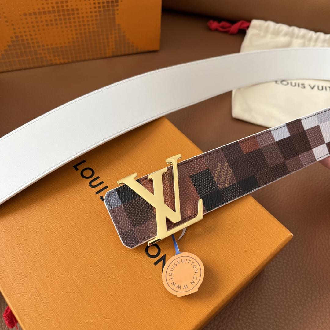 Louis Vuitton LV Initiales 40mm Reversible Belt - FashionPlug