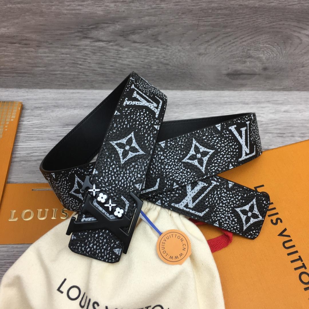 Louis Vuitton 40mm Reversible Belt - FashionPlug