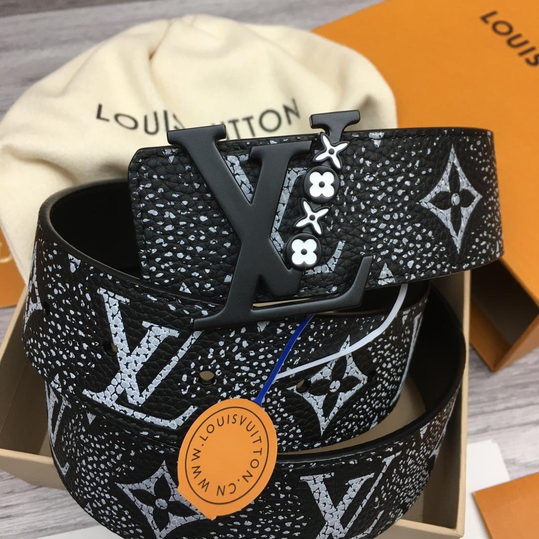 Louis Vuitton 40mm Reversible Belt - FashionPlug
