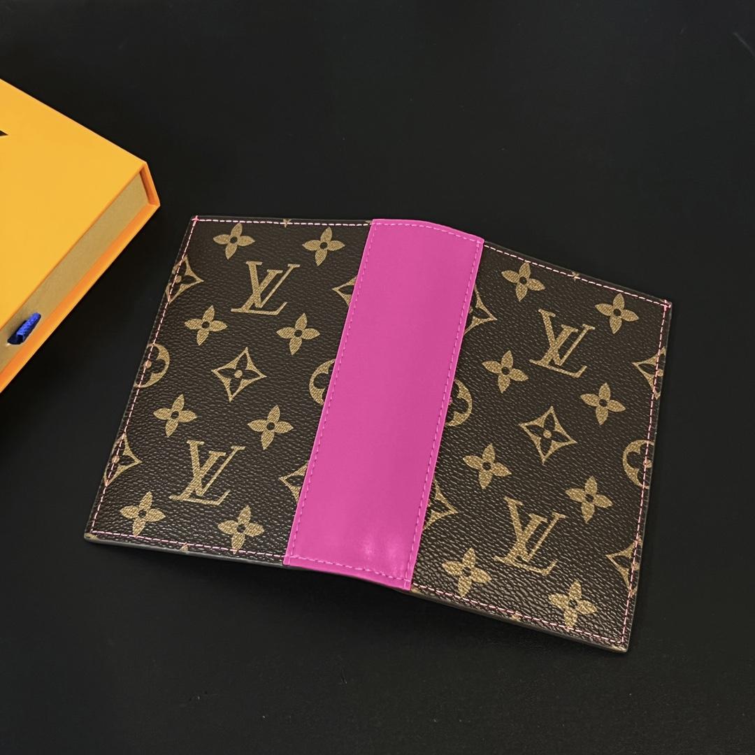Louis Vuitton Passport Cover   M82866 - FashionPlug