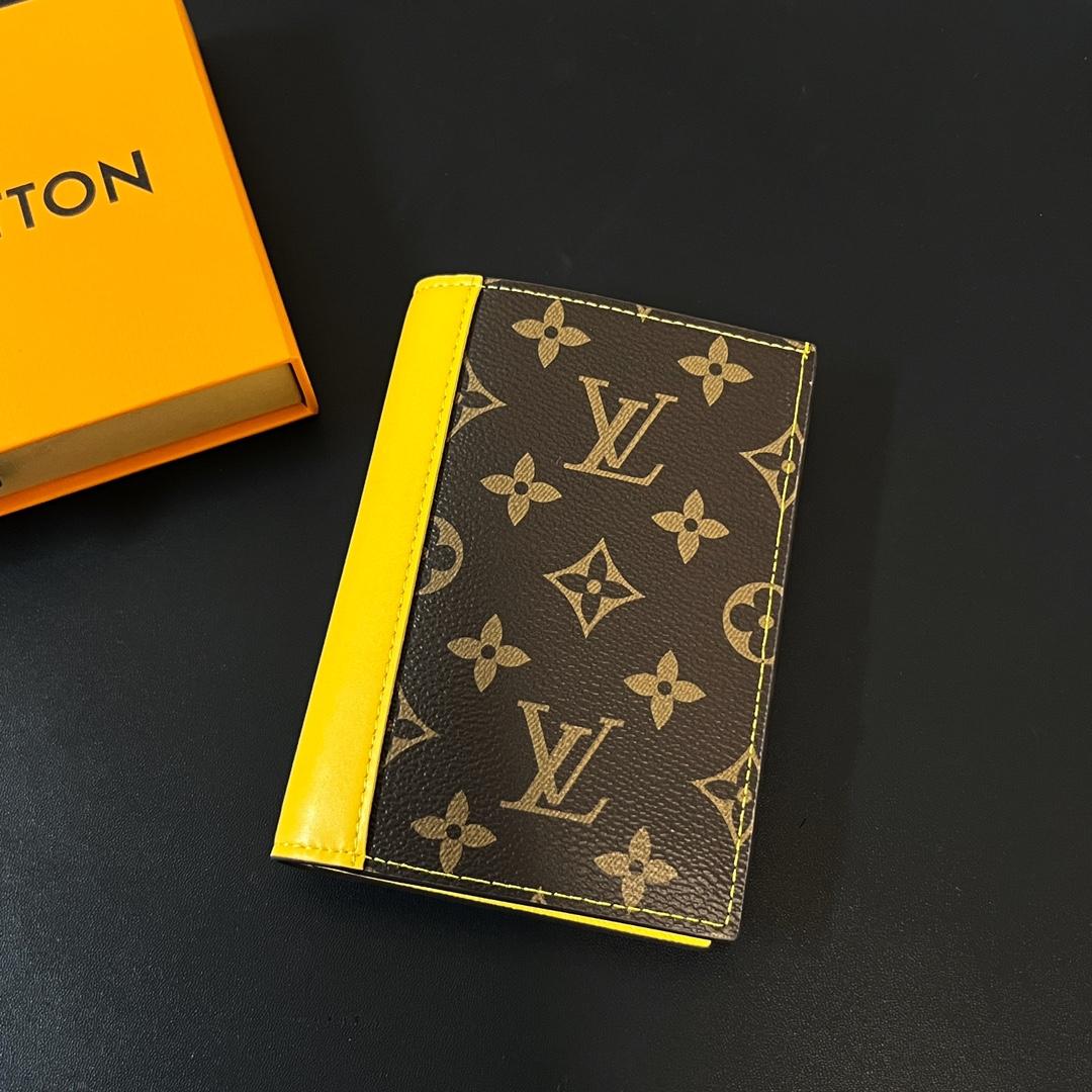 Louis Vuitton Passport Cover   M82864 - FashionPlug