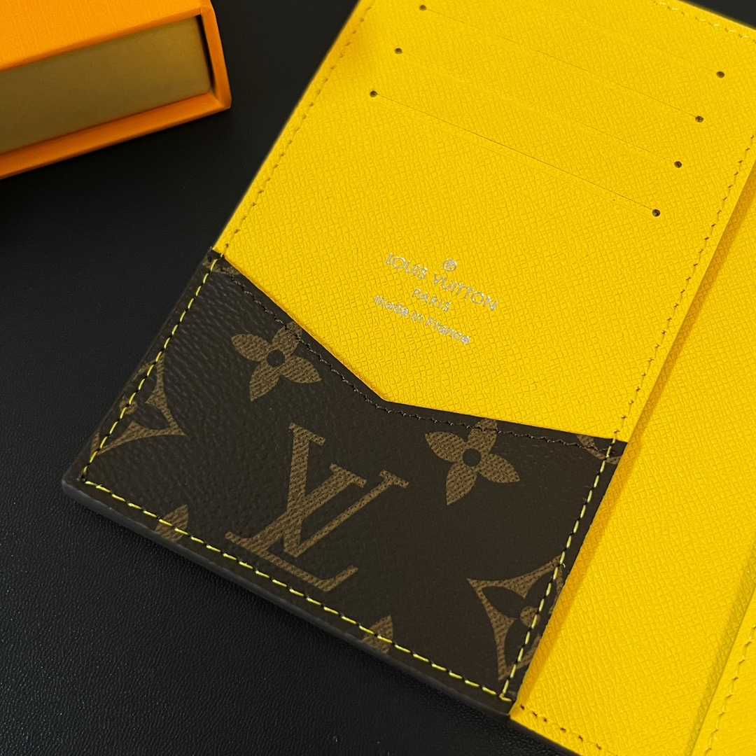 Louis Vuitton Passport Cover   M82864 - FashionPlug