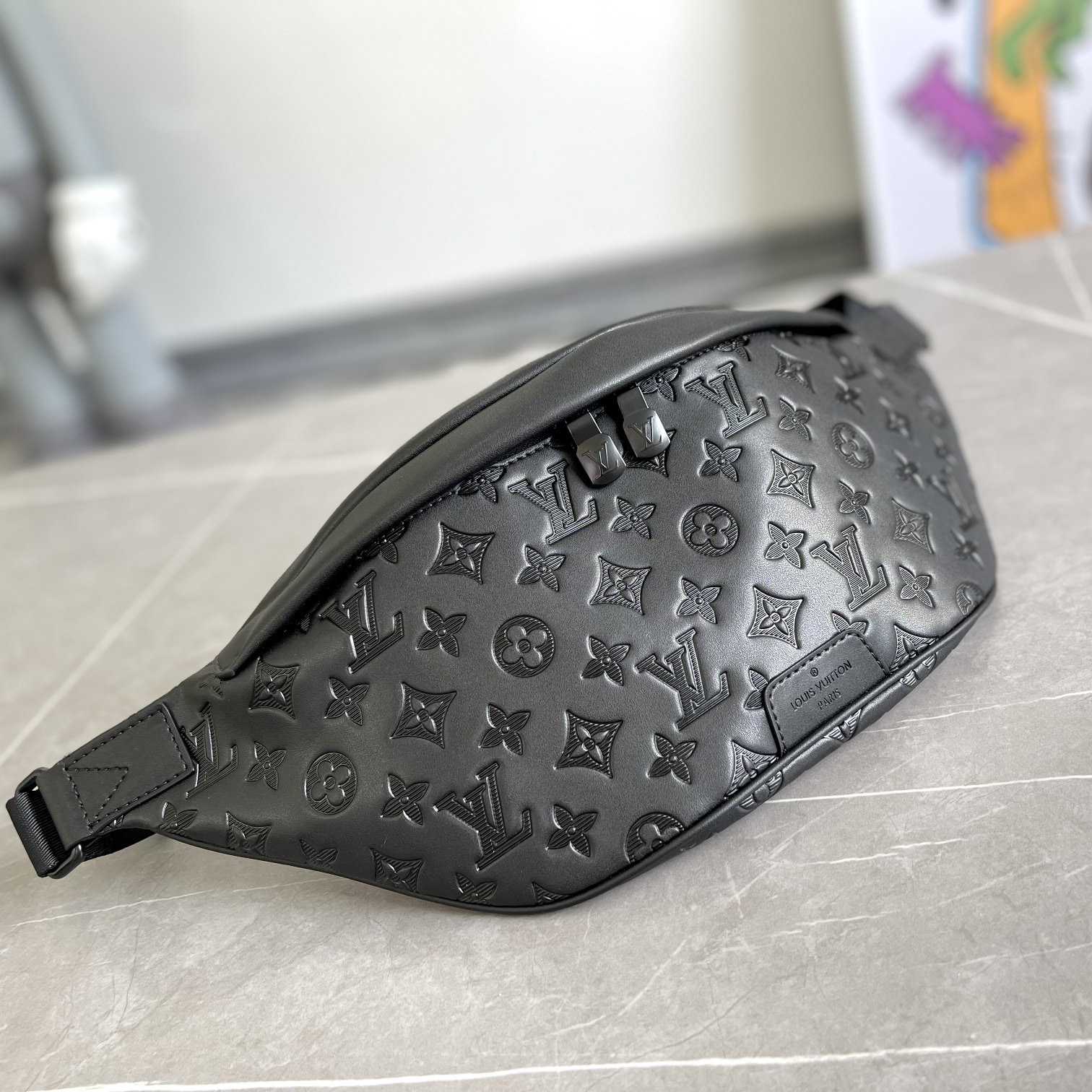 Louis Vuitton Discovery Bumbag  M44388   47-20-9cm - FashionPlug