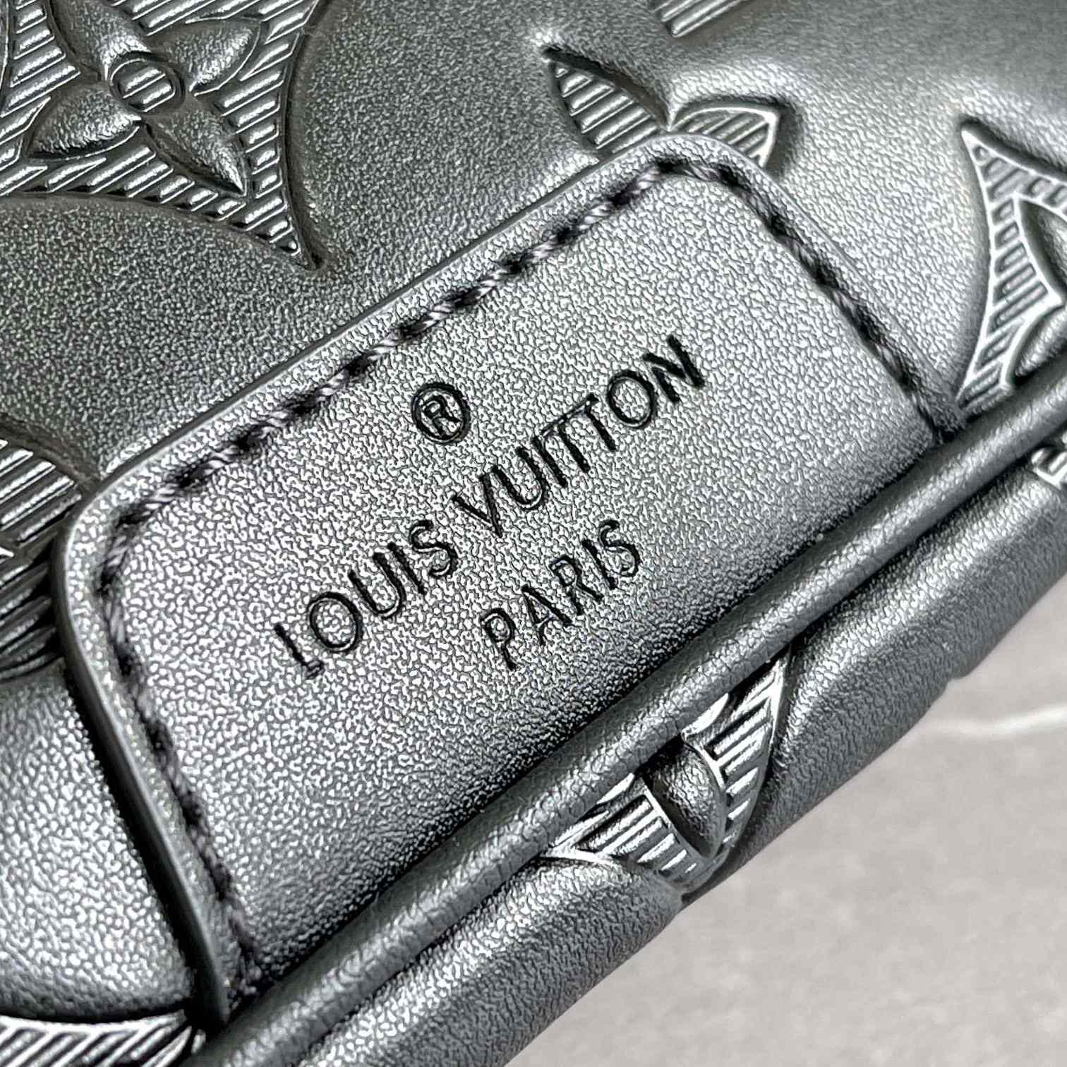 Louis Vuitton Discovery Bumbag  M44388   47-20-9cm - FashionPlug