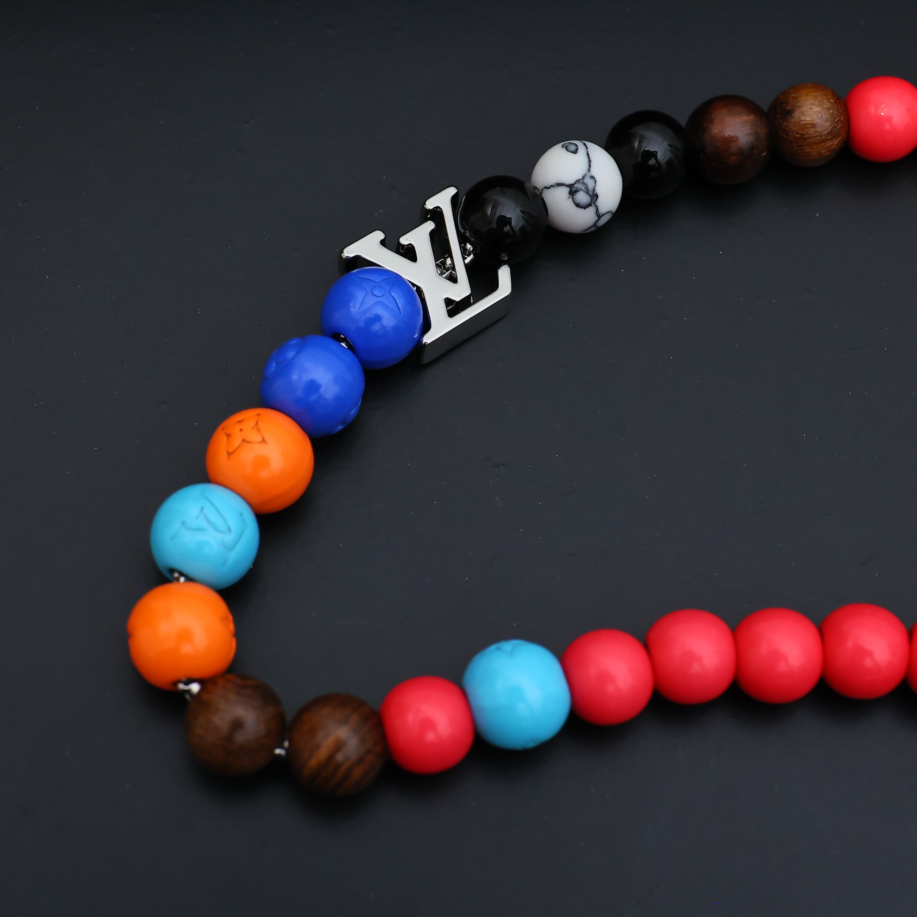 Louis Vuitton LVSurfin ' Beads Necklace    MO1891 - FashionPlug