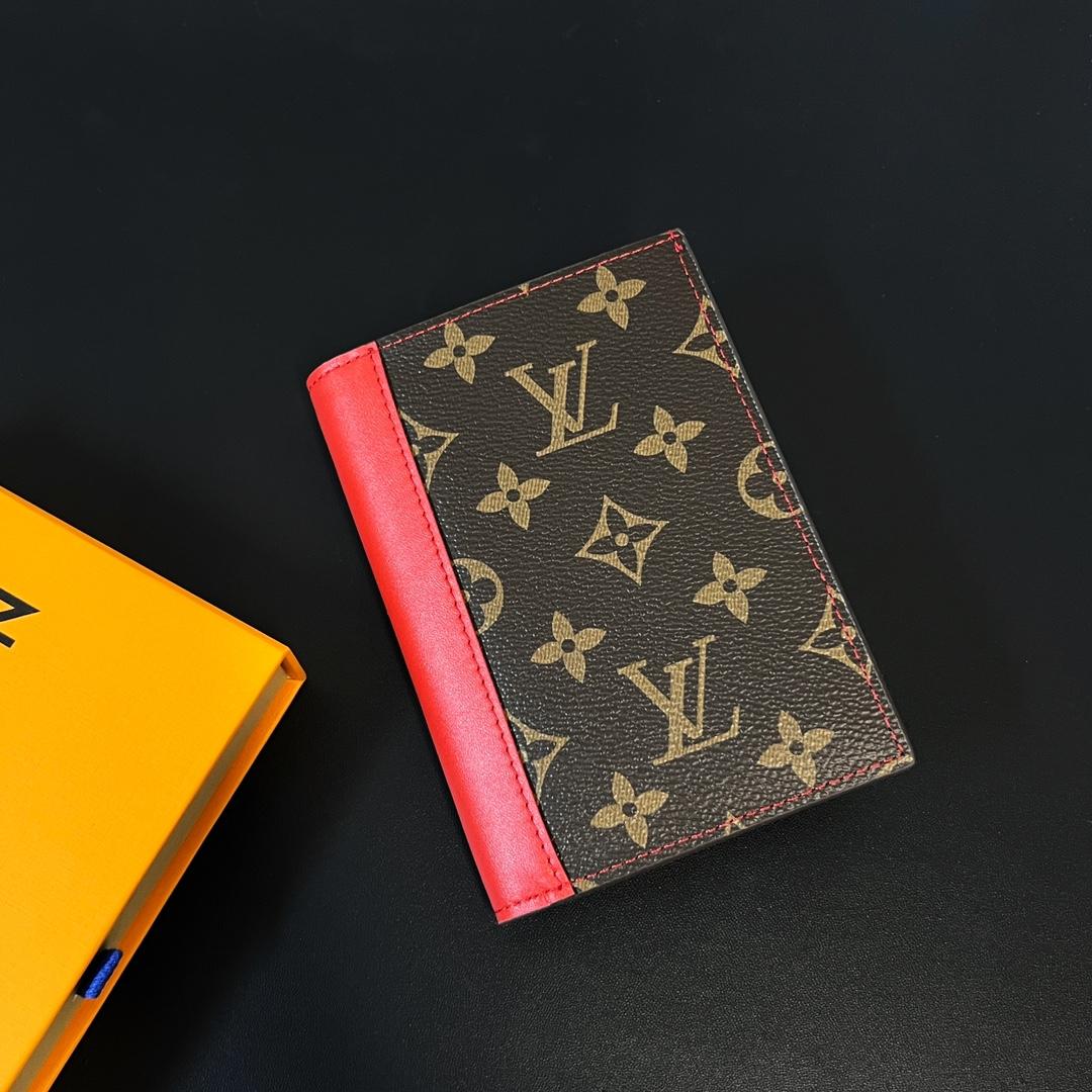 Louis Vuitton Passport Cover   M82862 - FashionPlug