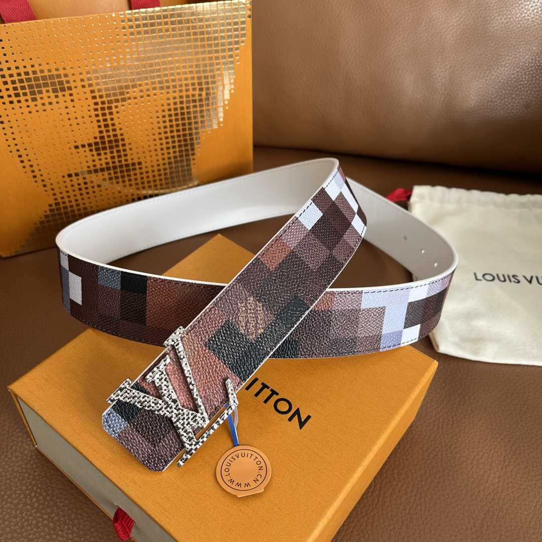 Louis Vuitton LV Initiales 40mm Reversible Belt - FashionPlug
