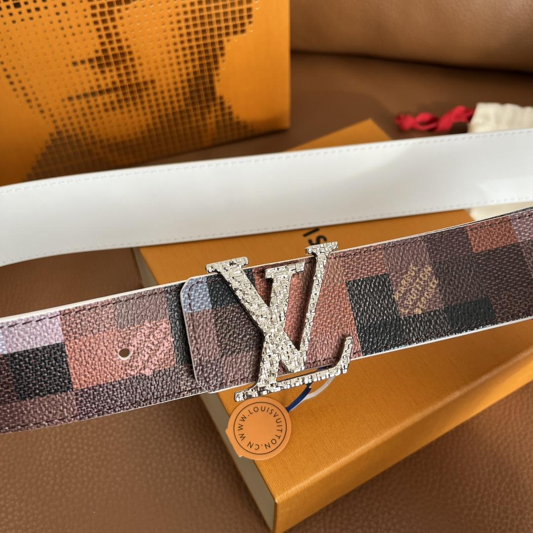Louis Vuitton LV Initiales 40mm Reversible Belt - FashionPlug