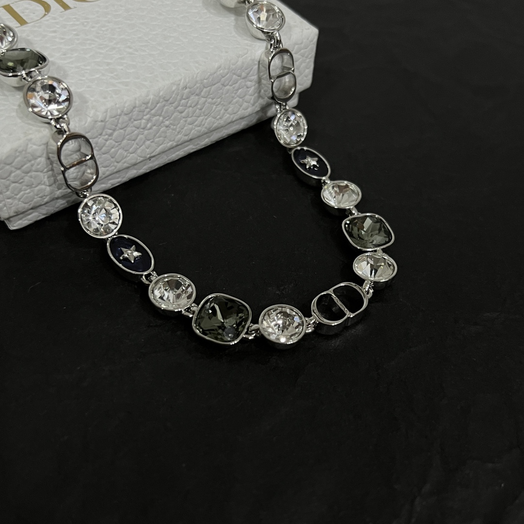 Dior Star Necklace - FashionPlug