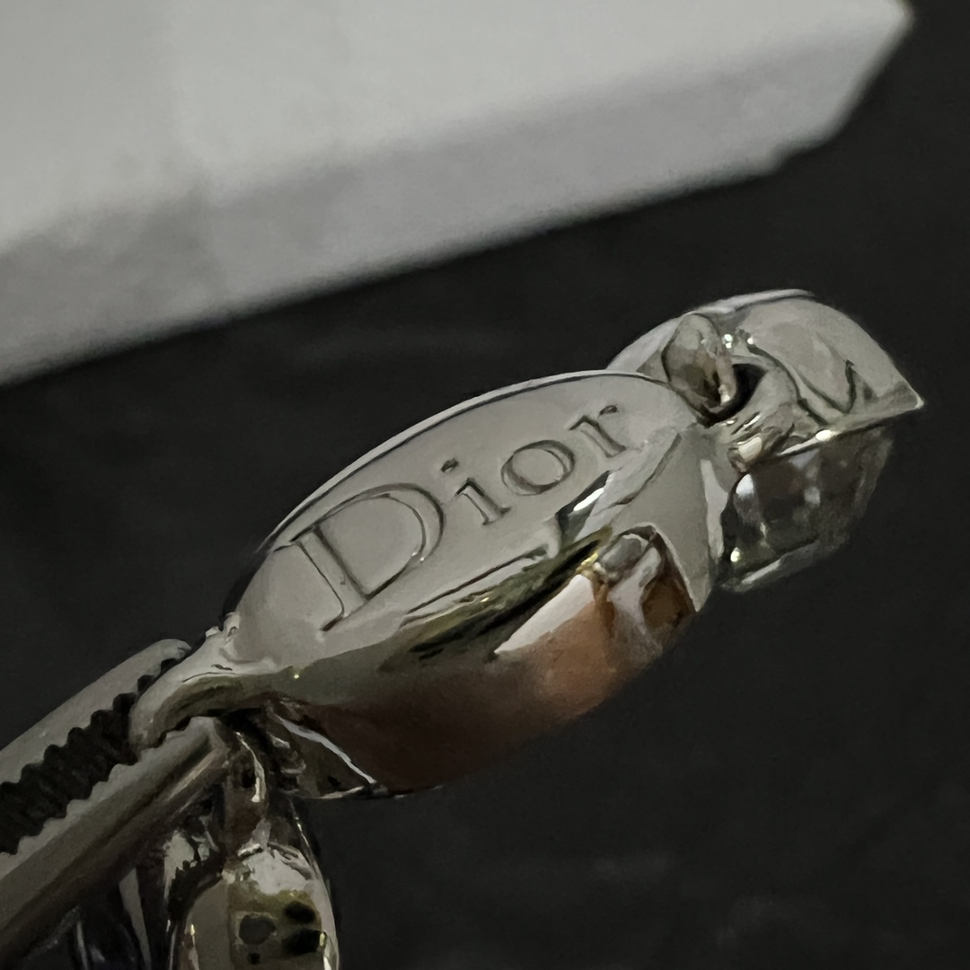 Dior Star Necklace - FashionPlug