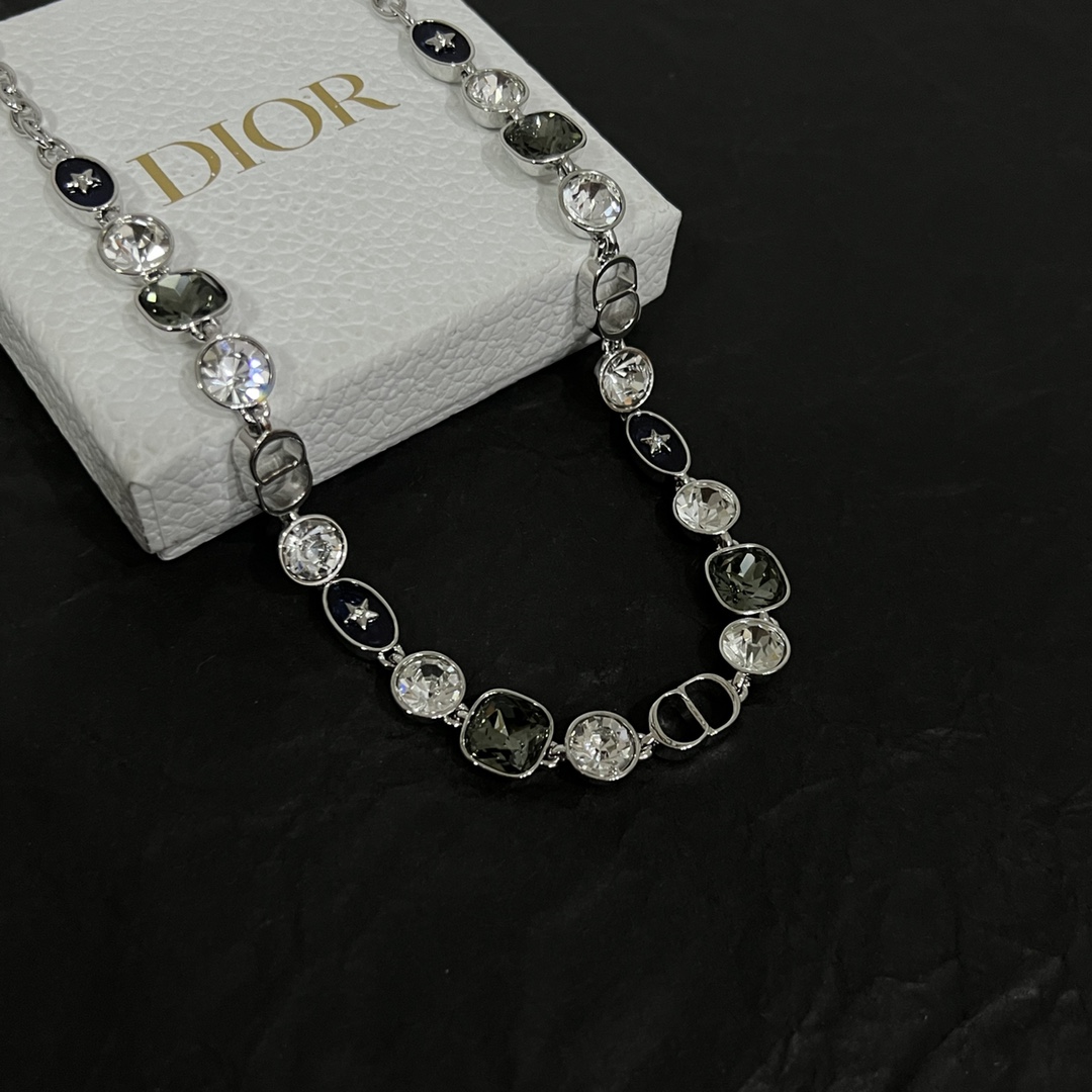 Dior Star Necklace - FashionPlug