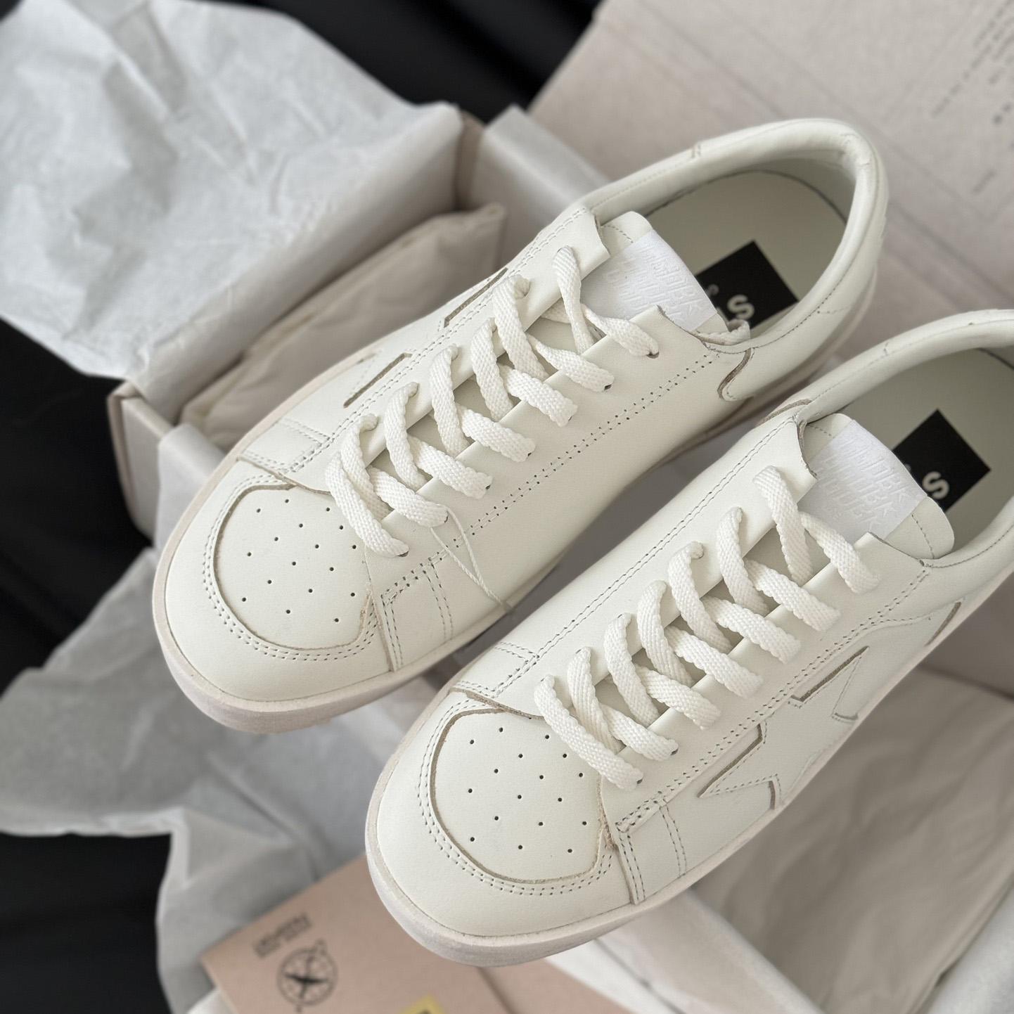 Golden Goose Sneakers - FashionPlug