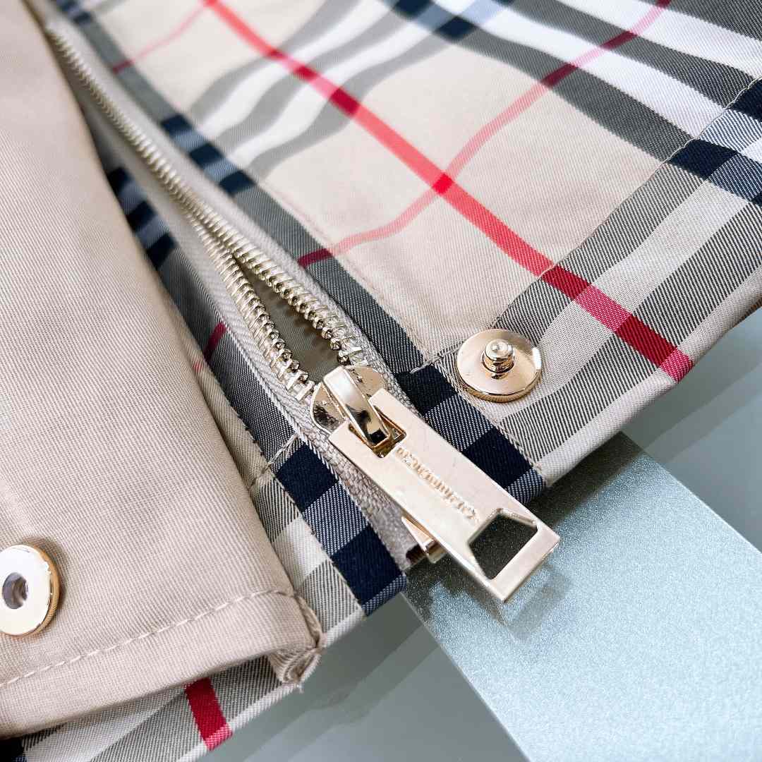 Burberry Kid's Jacket - FashionPlug