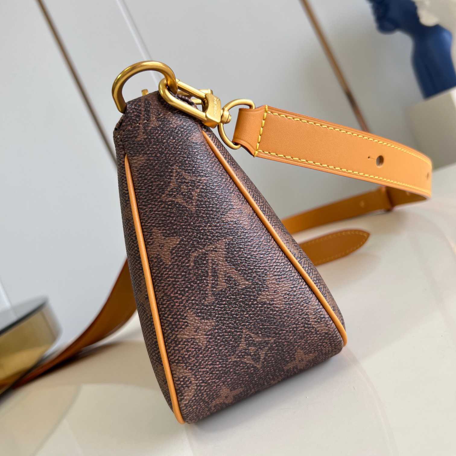 Louis Vuitton Pochette Accessoire XL   M11623 - FashionPlug