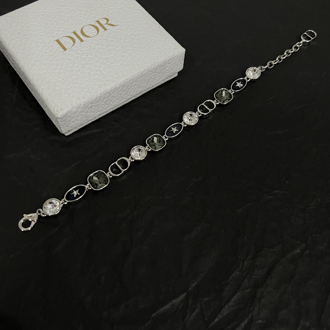 Dior Star Bracelet - FashionPlug
