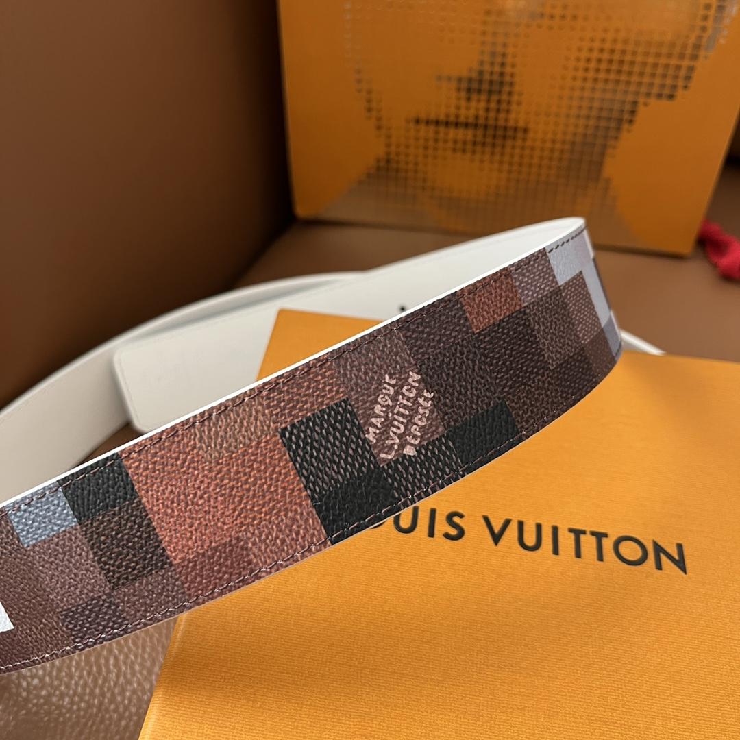 Louis Vuitton LV Initiales 40mm Reversible Belt - FashionPlug