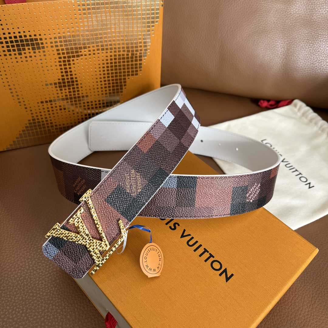 Louis Vuitton LV Initiales 40mm Reversible Belt - FashionPlug