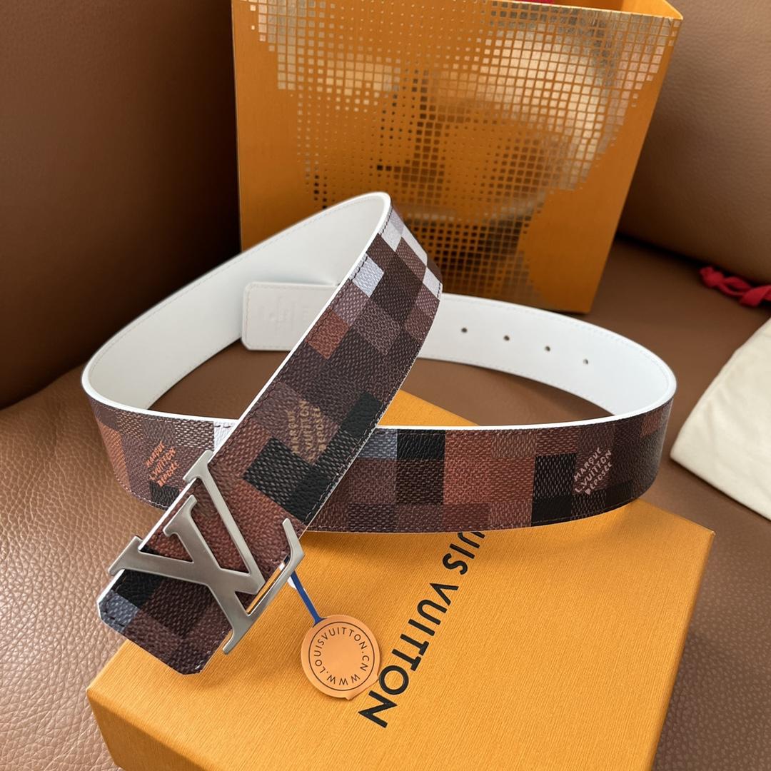 Louis Vuitton LV Initiales 40mm Reversible Belt - FashionPlug