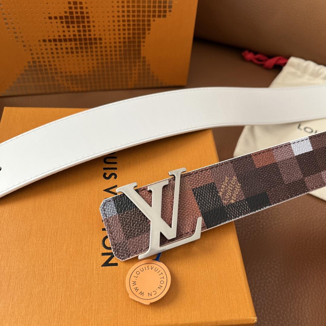 Louis Vuitton LV Initiales 40mm Reversible Belt - FashionPlug