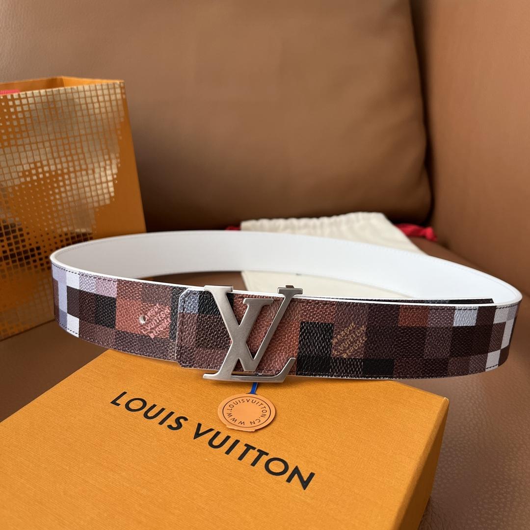 Louis Vuitton LV Initiales 40mm Reversible Belt - FashionPlug