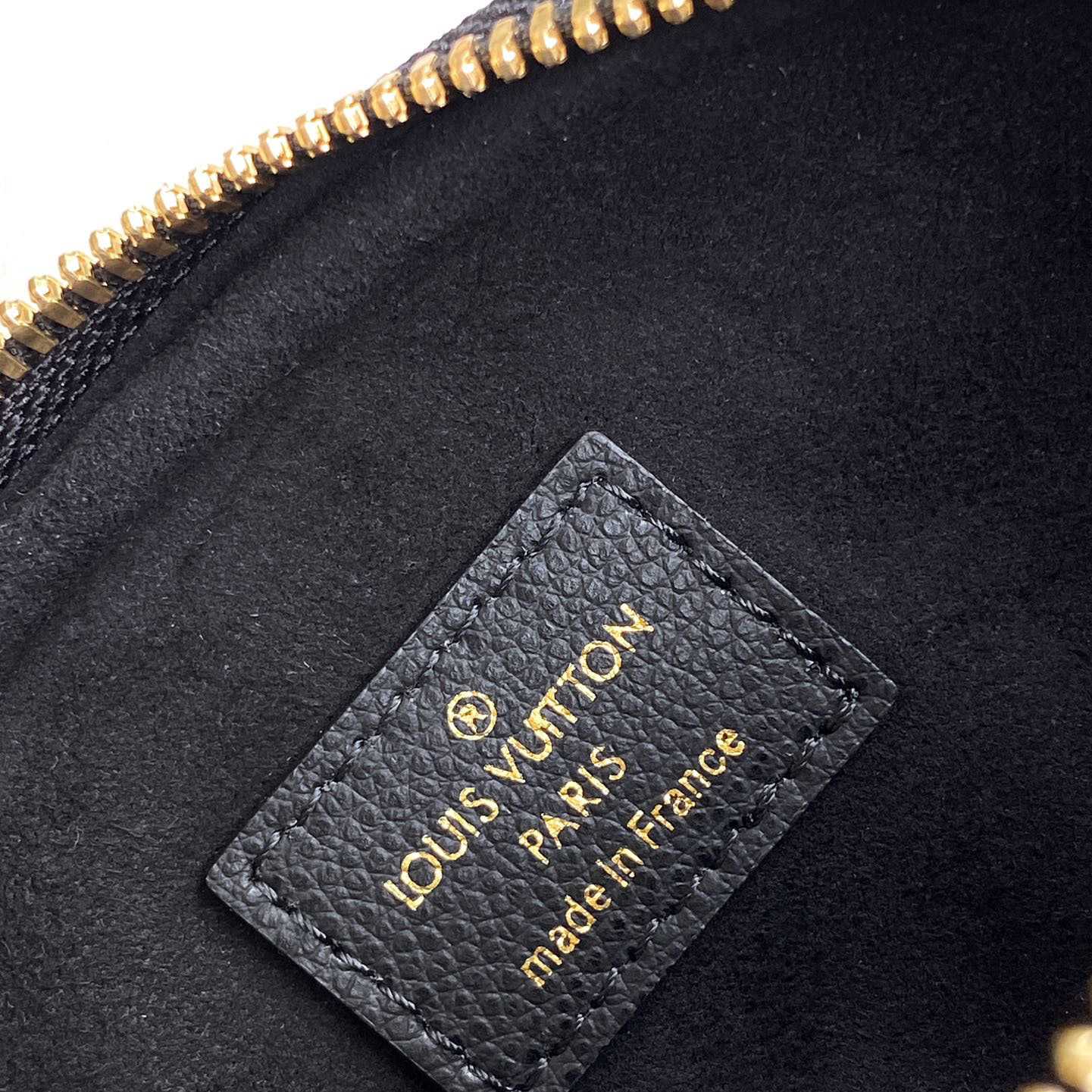 Louis Vuitton Mini Bumbag  M46917 - FashionPlug