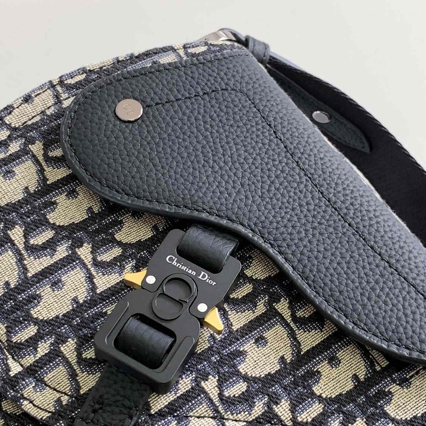 Dior Saddle Messenger Bag - FashionPlug