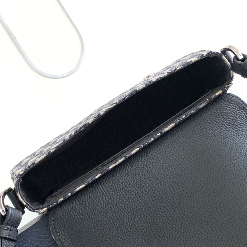 Dior Saddle Messenger Bag - FashionPlug