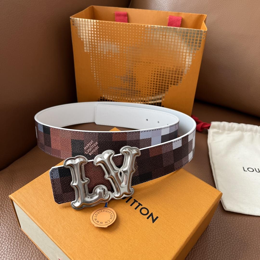 Louis Vuitton LV Initiales 40mm Reversible Belt - FashionPlug