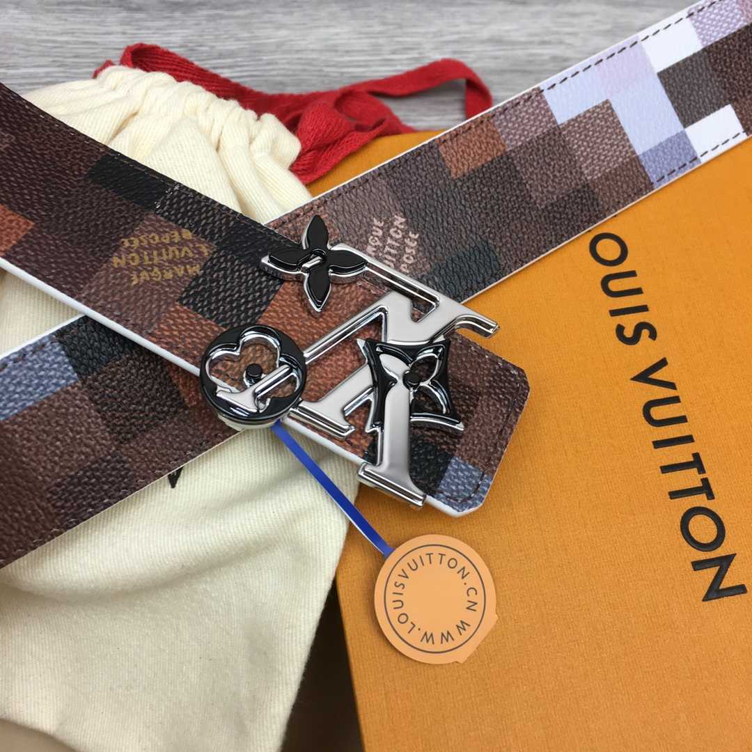 Louis Vuitton LV Initiales 40mm Reversible Belt - FashionPlug