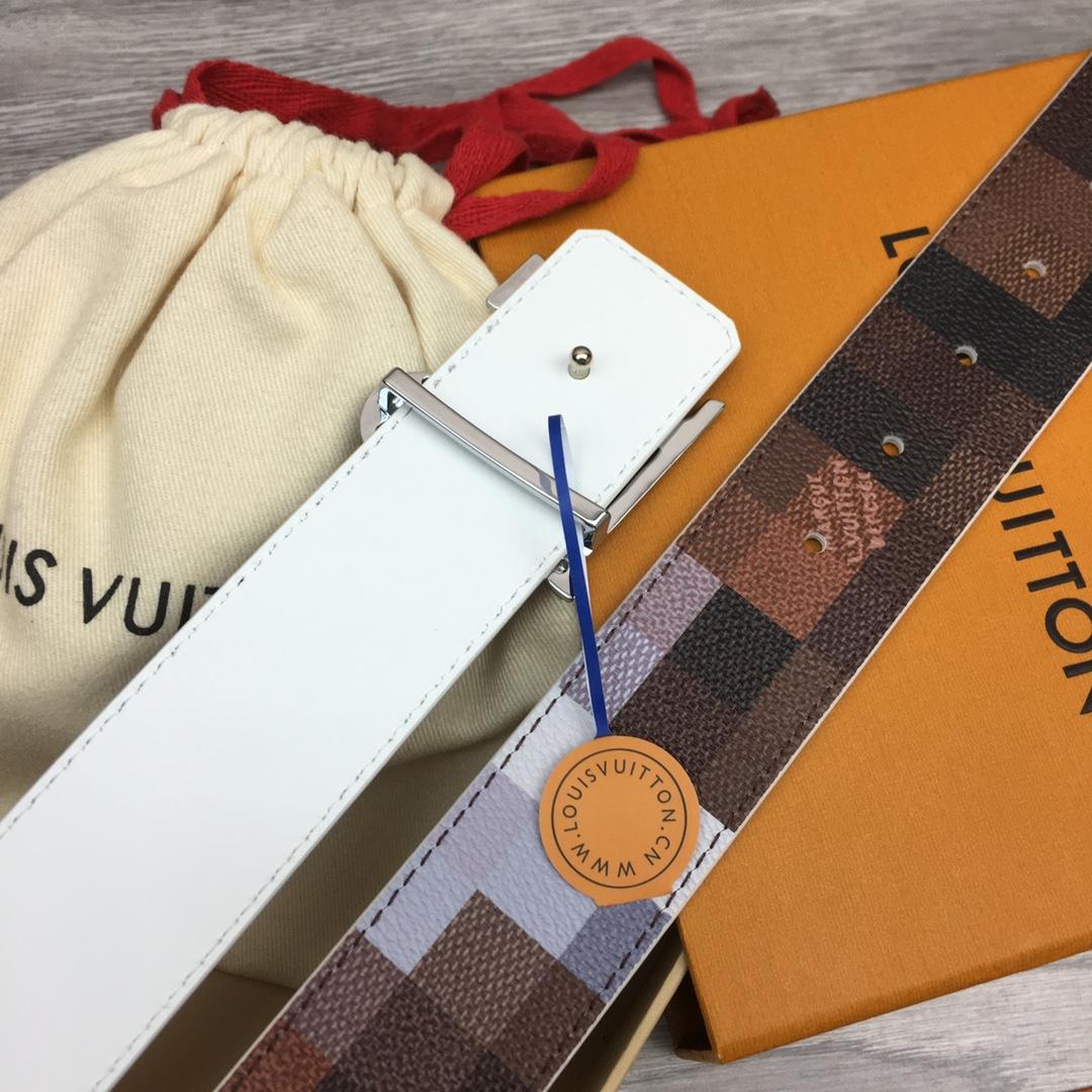 Louis Vuitton LV Initiales 40mm Reversible Belt - FashionPlug