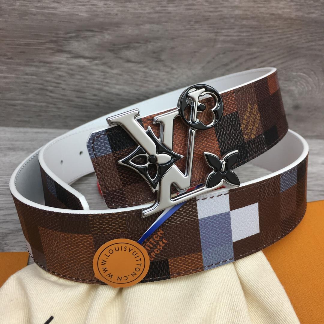 Louis Vuitton LV Initiales 40mm Reversible Belt - FashionPlug