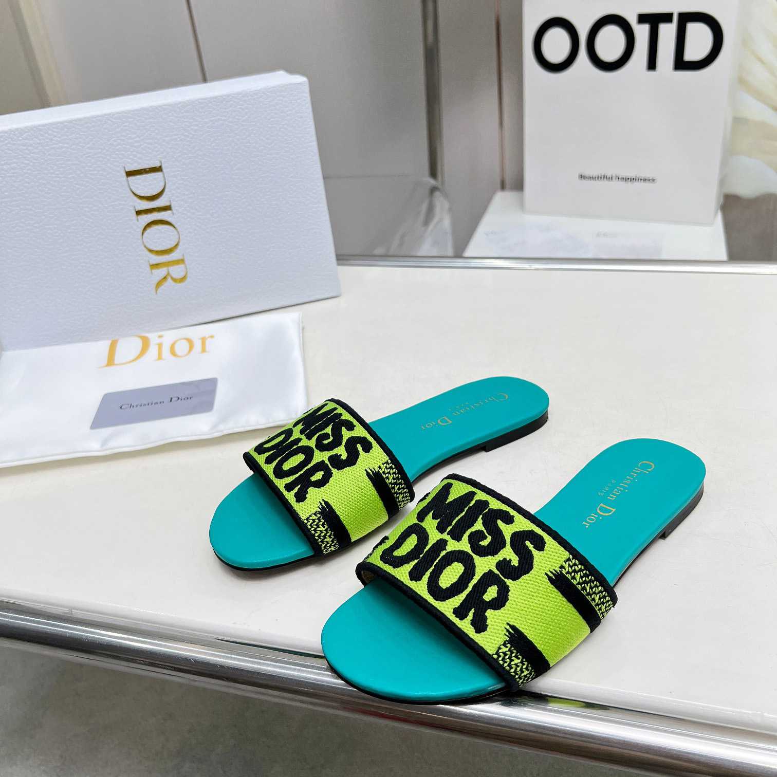 Dior Dway Slide - FashionPlug
