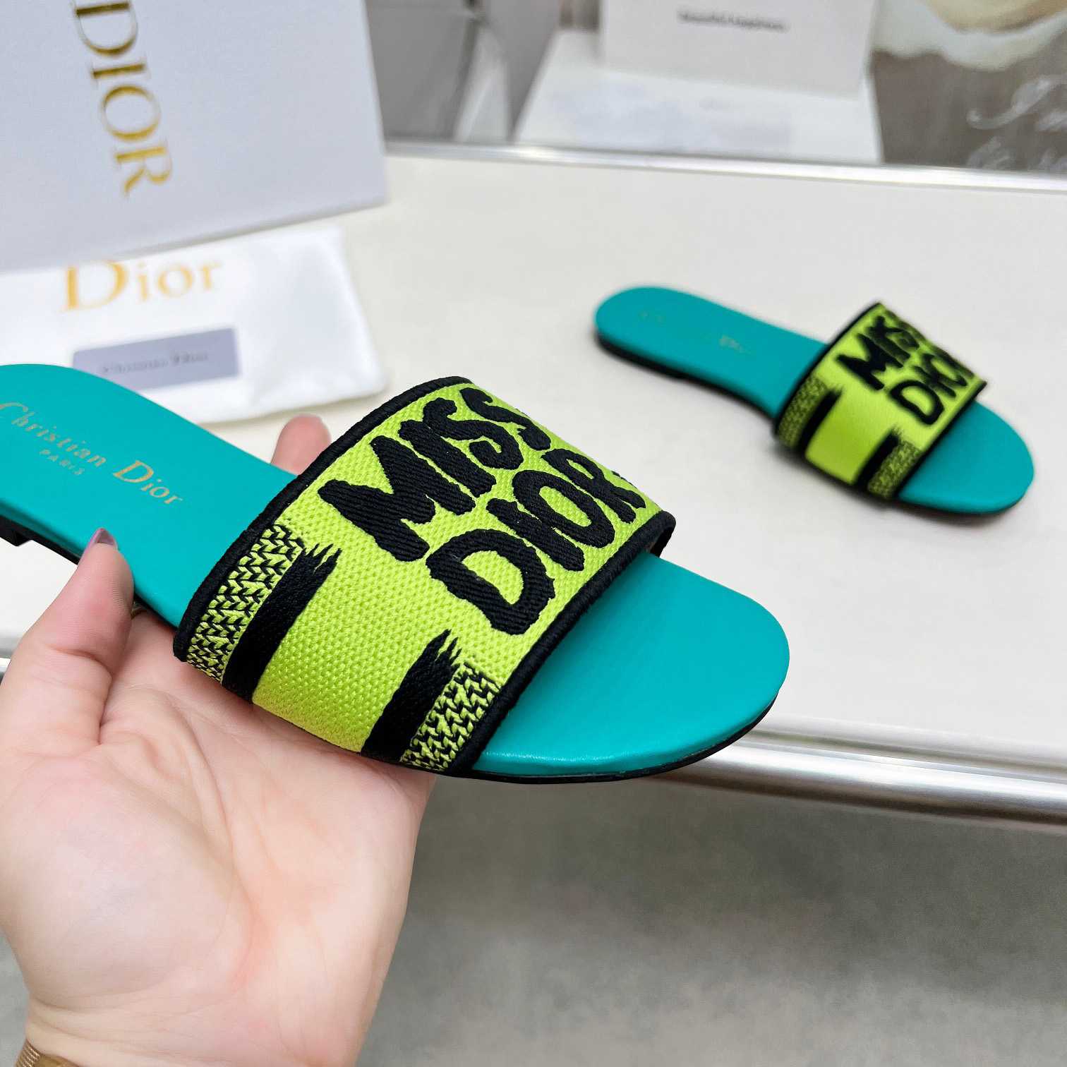 Dior Dway Slide - FashionPlug