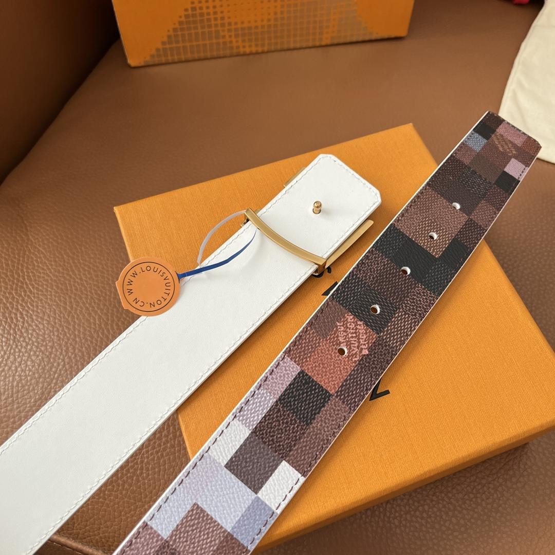 Louis Vuitton LV Initiales 40mm Reversible Belt - FashionPlug