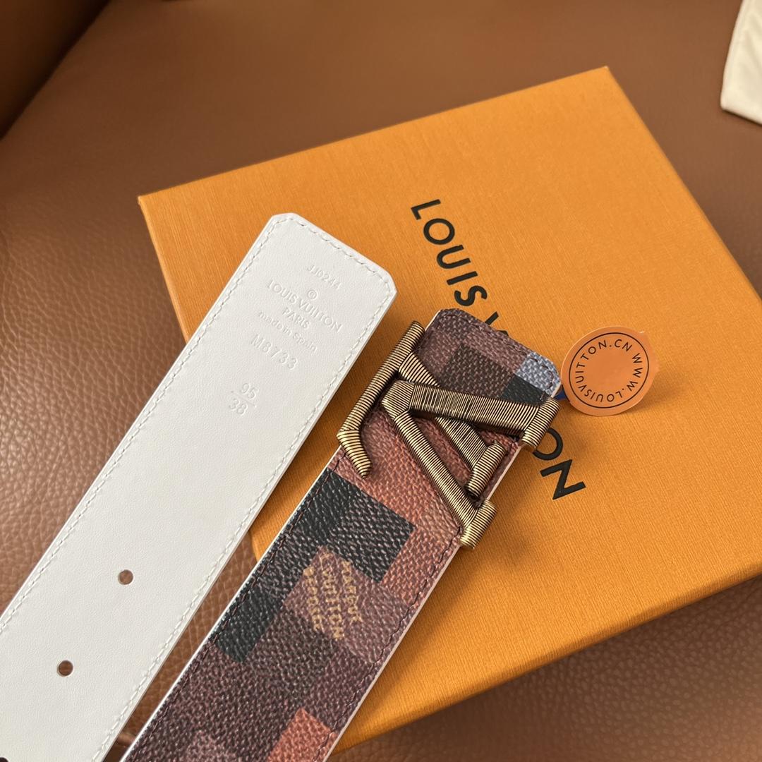Louis Vuitton LV Initiales 40mm Reversible Belt - FashionPlug