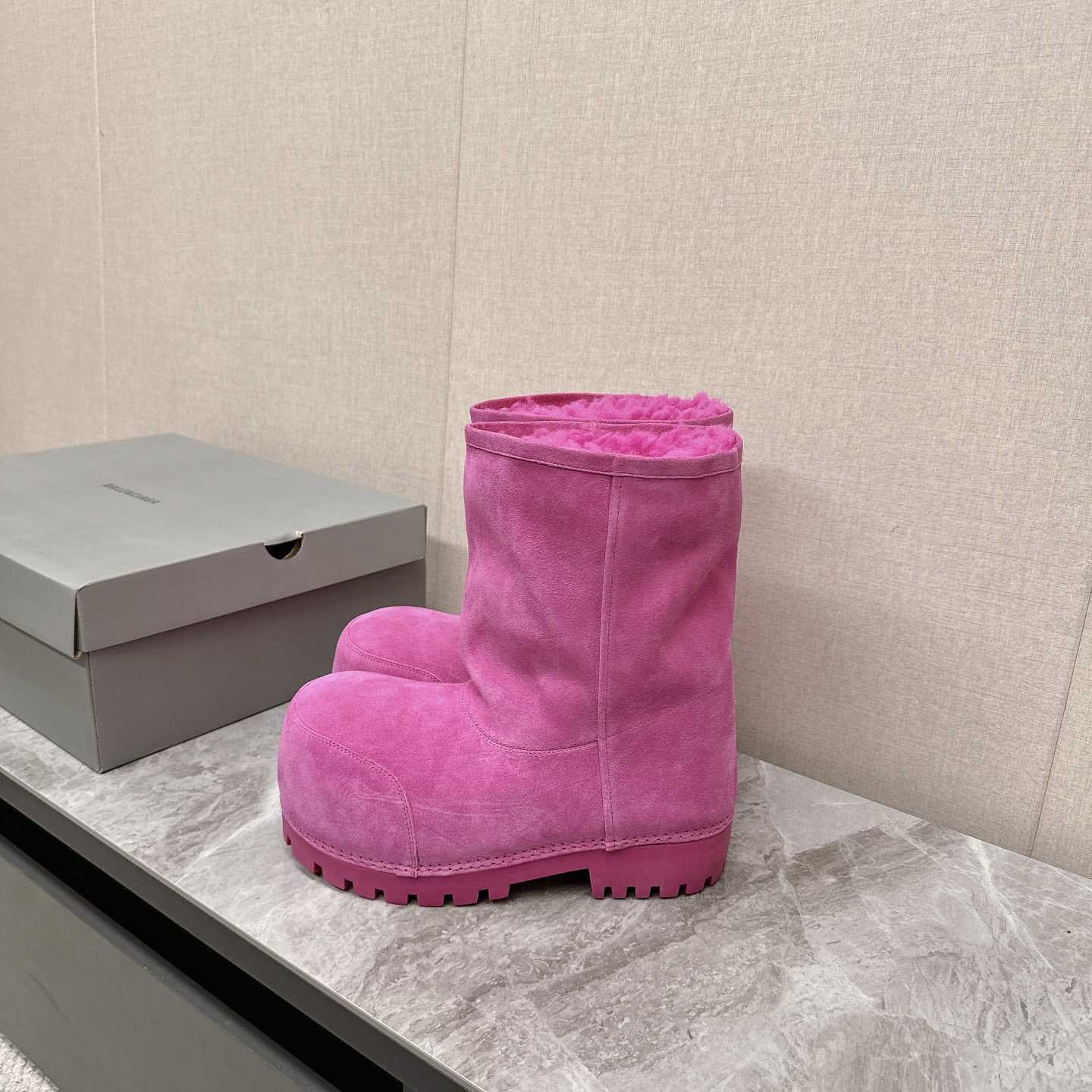 Balenciaga Low Boot - FashionPlug