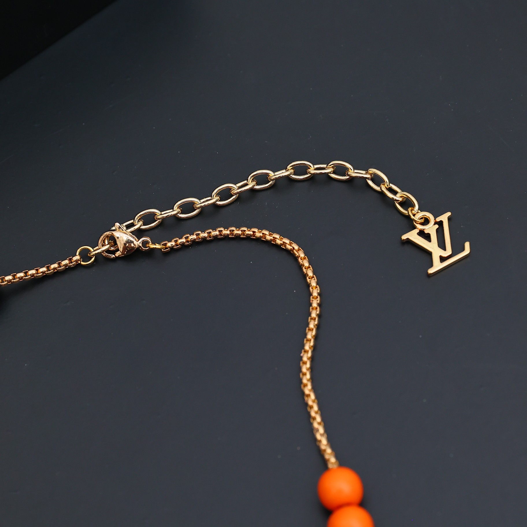 Louis Vuitton LVSurfin ' Beads Necklace    MO1891 - FashionPlug