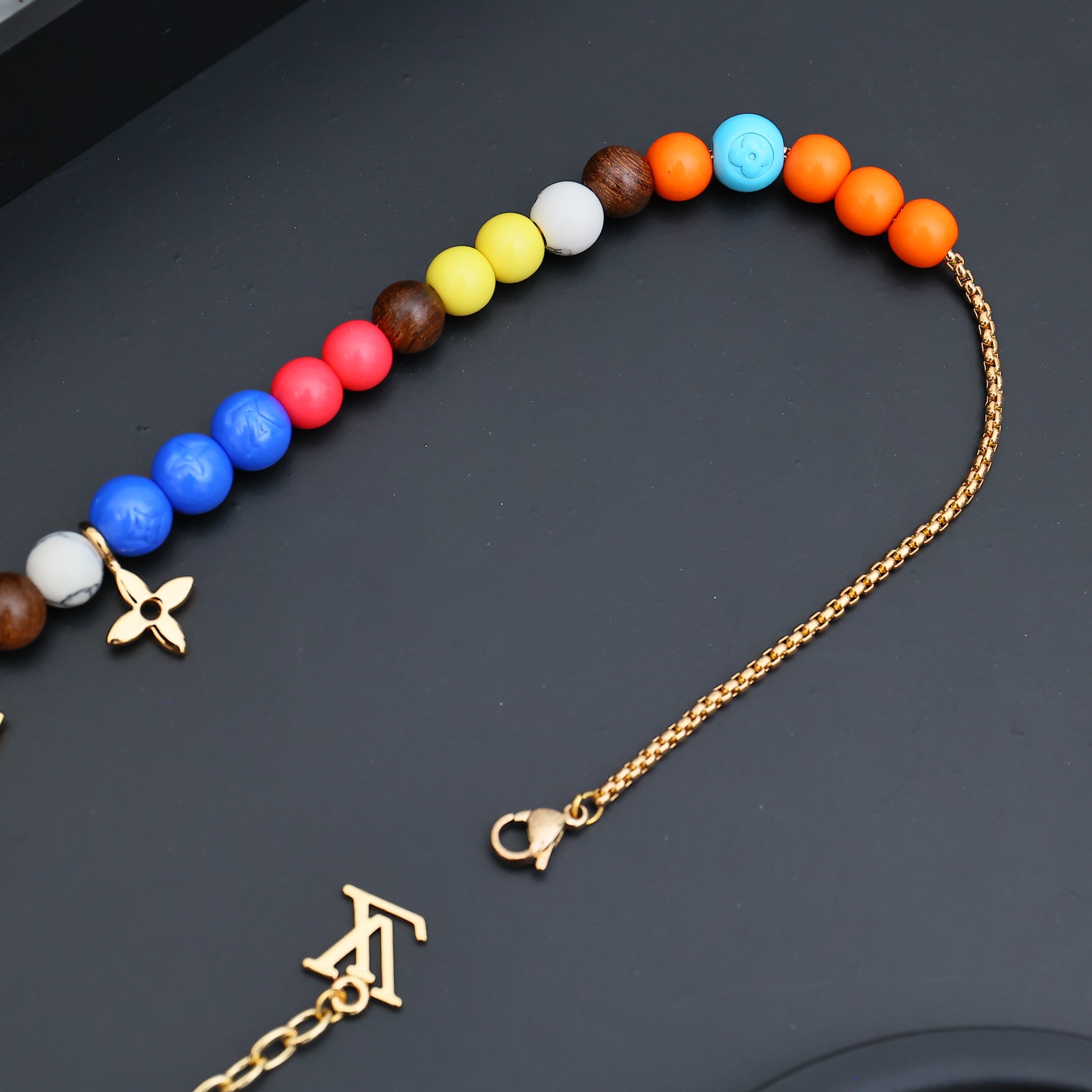 Louis Vuitton LVSurfin ' Beads Necklace    MO1891 - FashionPlug